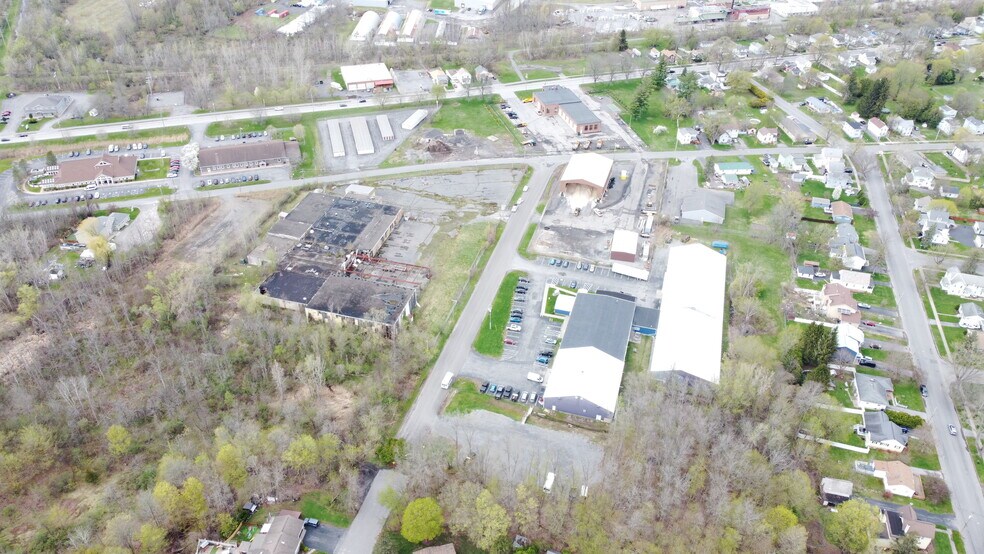 645 Birchwood Dr, Oneida, NY à vendre - Photo du bâtiment - Image 3 de 4