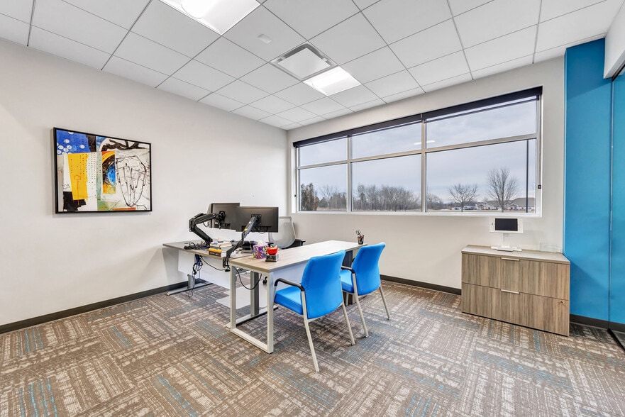 3450 Packerland Dr, De Pere, WI for sale - Interior Photo - Image 2 of 18