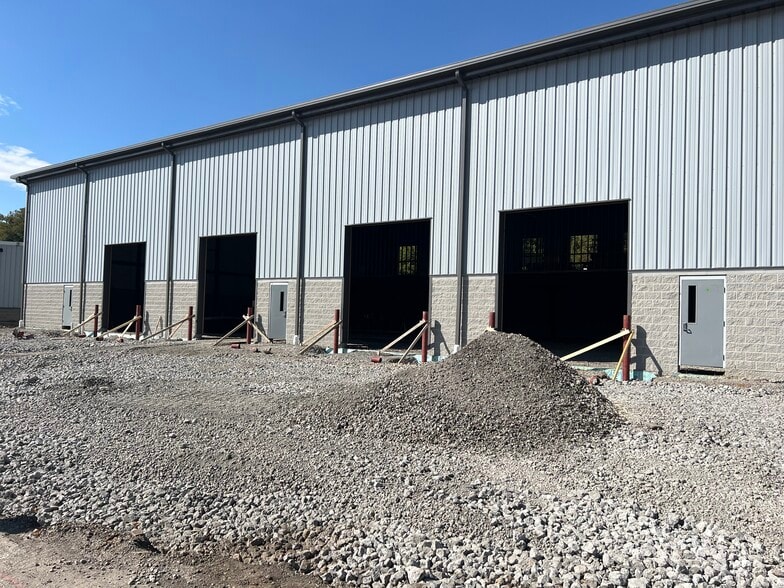 296 State St, Clairton, PA à louer - Photo du bâtiment - Image 2 de 20