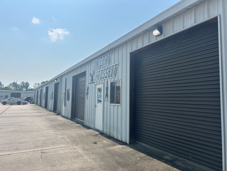 9465 Creosote Rd, Gulfport, MS for lease - Building Photo - Image 1 of 4