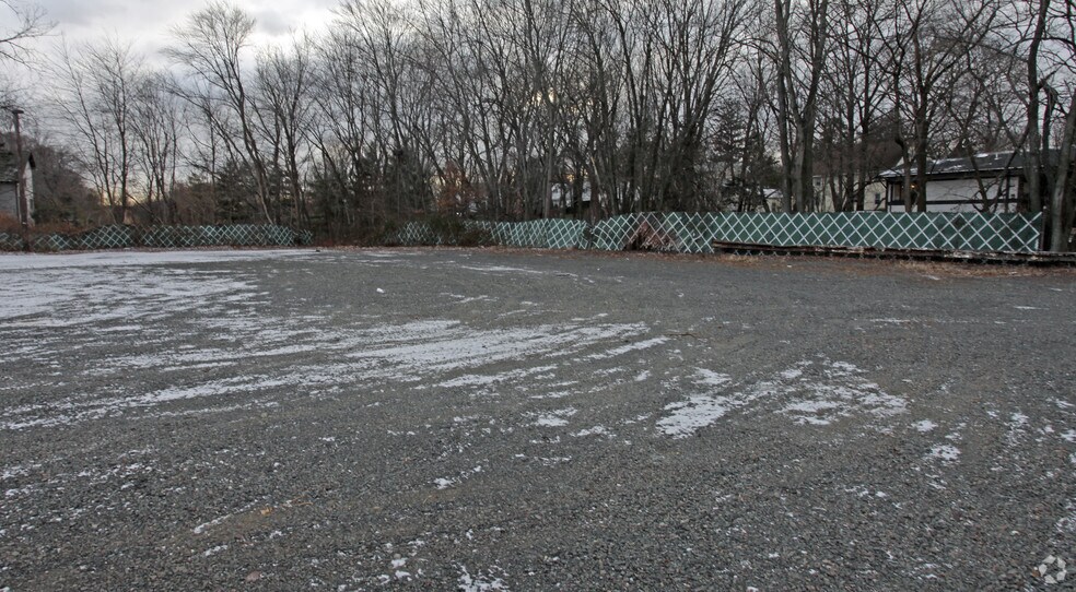 269 Forest Ave, Paramus, NJ à vendre - Photo du bâtiment - Image 3 de 4