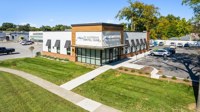 Plus de détails pour 100 Marshall Dr, Louisville, KY - Commerce de détail à vendre