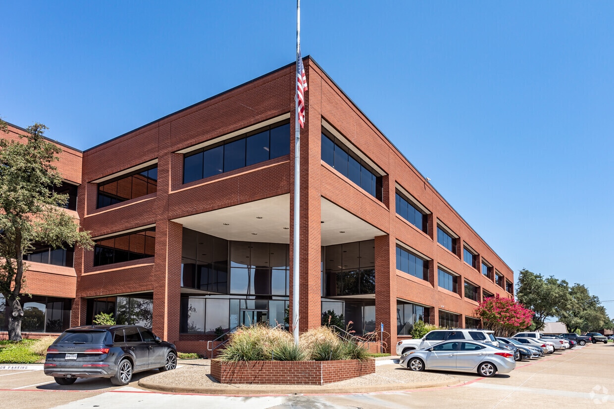 2121 Midway Rd, Carrollton, TX for lease Primary Photo- Image 1 of 34