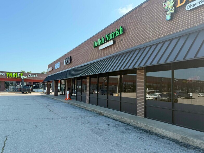 2203-2205 W Main St, Norman, OK à louer - Photo du bâtiment - Image 3 de 7