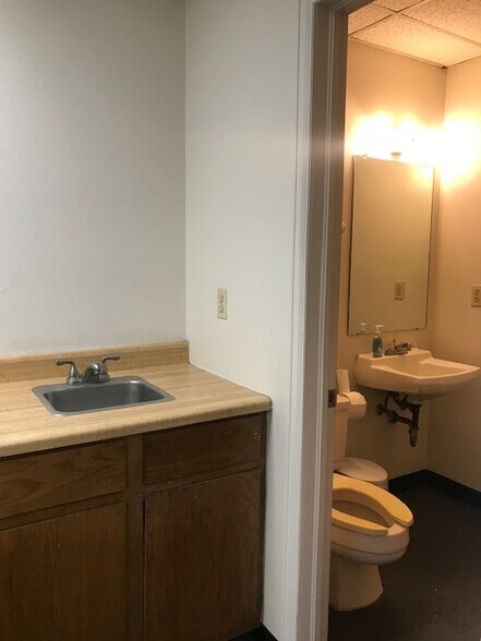 6100 E 58th Ave, Commerce City, CO à louer - Photo intérieure - Image 2 de 21