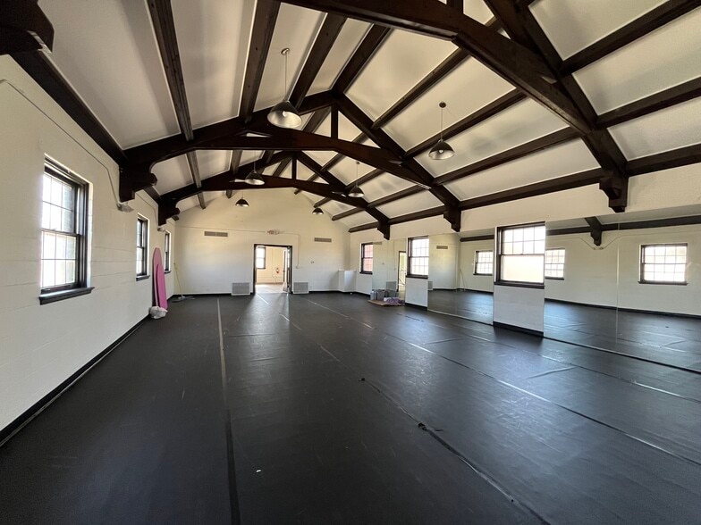 4121 N Wilson Dr, Milwaukee, WI for sale - Building Photo - Image 3 of 27