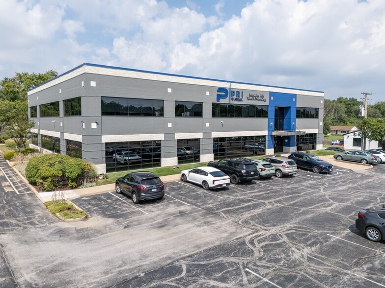 174 Clarkson Rd, Ballwin, MO for sale - Building Photo - Image 2 of 40