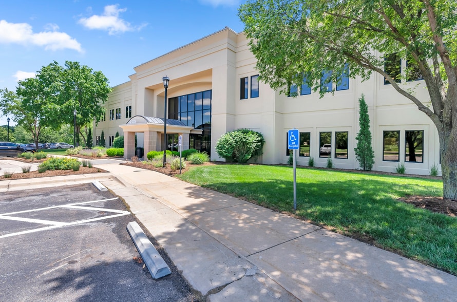 8535 E 21st St, Wichita, KS for sale - Building Photo - Image 1 of 2