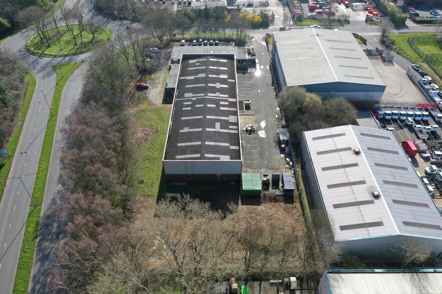 31 Kingsland Grange, Warrington for lease - Building Photo - Image 2 of 4