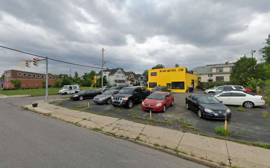 3260 Bailey Ave, Buffalo, NY à vendre - Photo du bâtiment - Image 2 de 3