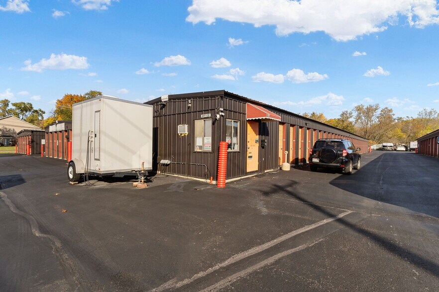 849 Anita Ave, Antioch, IL à vendre - Photo du bâtiment - Image 2 de 18