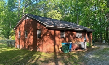 2117 E John St, Matthews, NC for lease Building Photo- Image 2 of 3