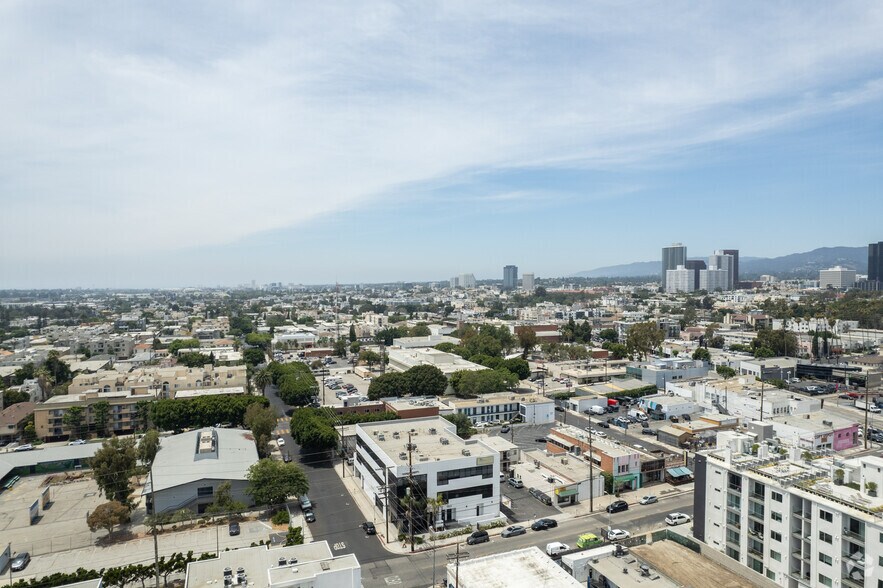 1663 Sawtelle Blvd, Los Angeles, CA à louer - Aérien - Image 2 de 5
