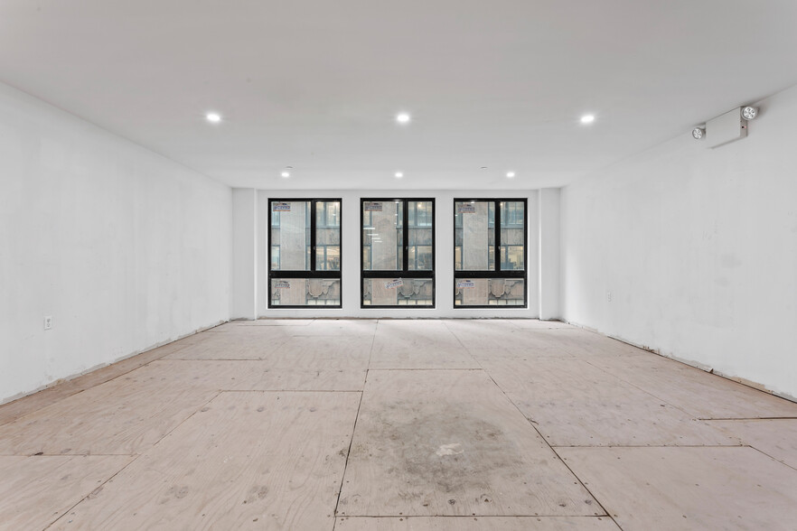 203-205 W 38th St, New York, NY for lease - Interior Photo - Image 2 of 6