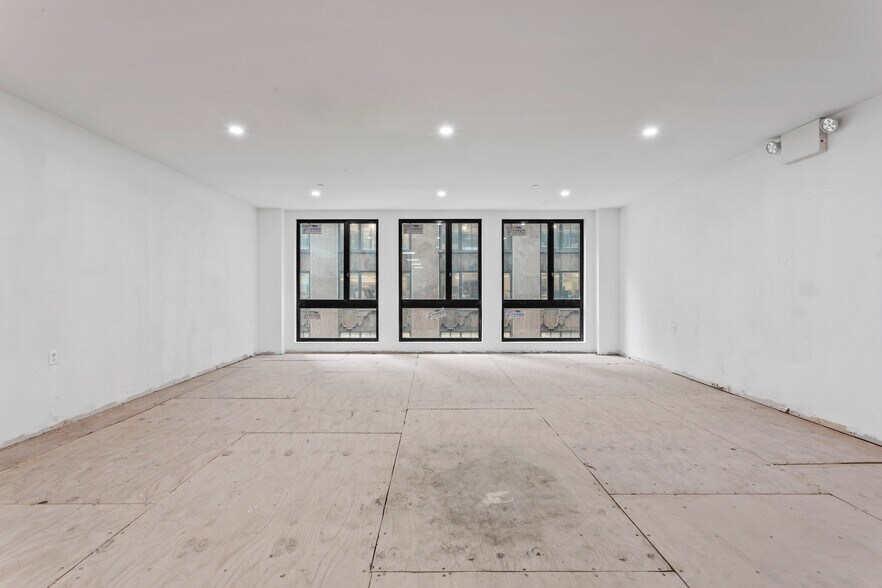 203-205 W 38th St, New York, NY à louer - Photo intérieure - Image 2 de 6