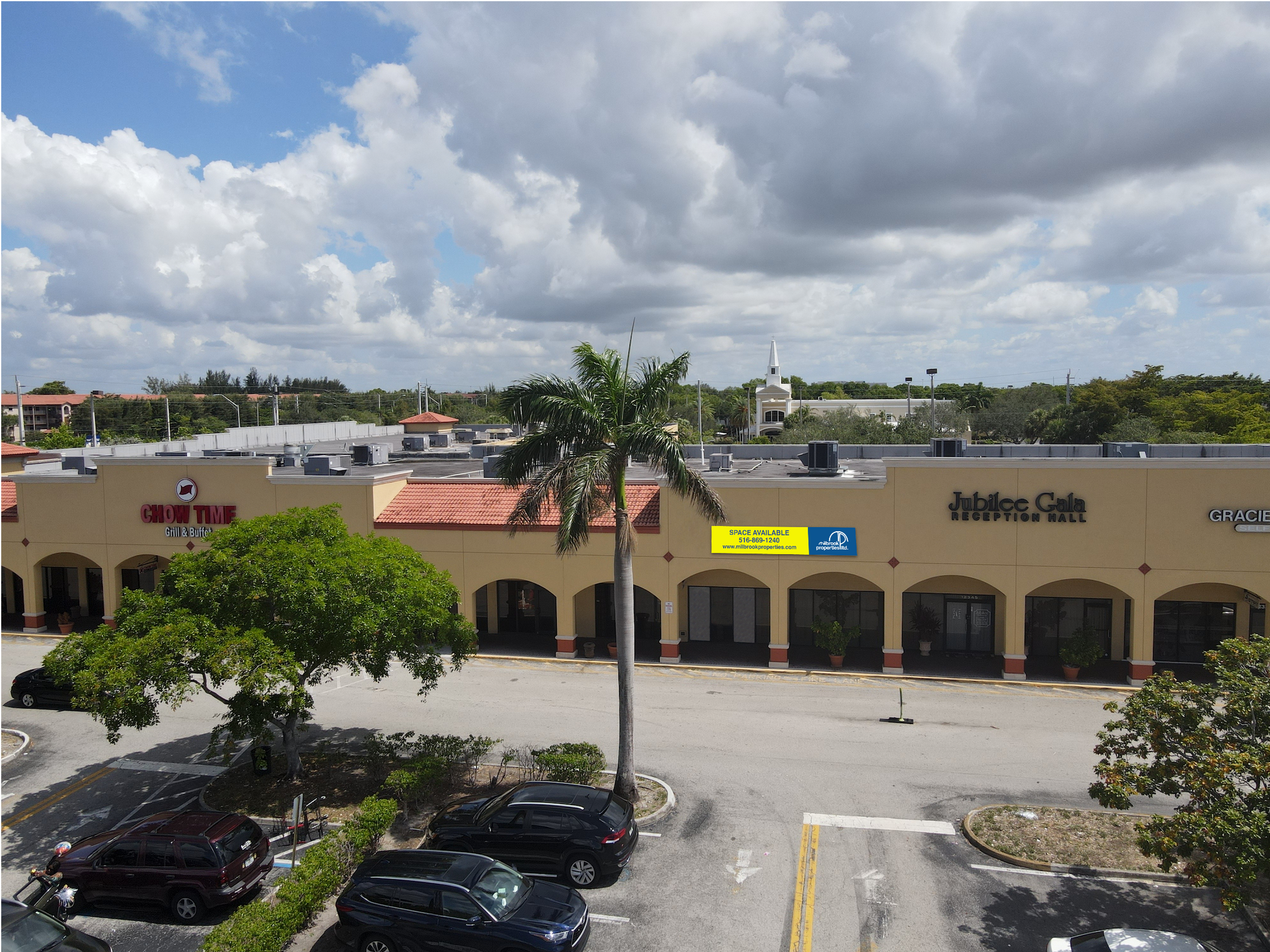12315-12389 Pembroke Rd, Pembroke Pines, FL for lease Building Photo- Image 1 of 8