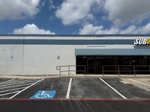 2601-2621 Aero Dr, Grand Prairie, TX à louer Photo du bâtiment- Image 1 de 8