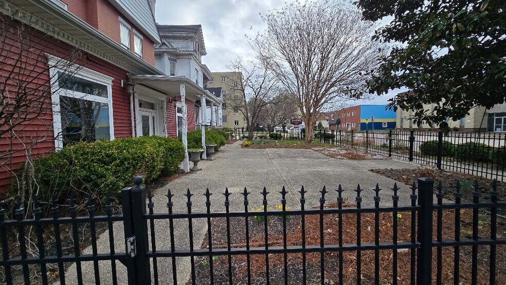 1208 6th Ave, Huntington, WV à vendre - Photo du bâtiment - Image 3 de 65