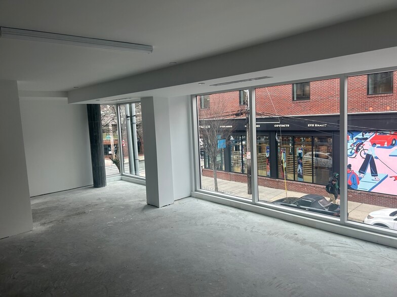 235 Meeting St, Providence, RI à vendre - Photo du bâtiment - Image 3 de 6