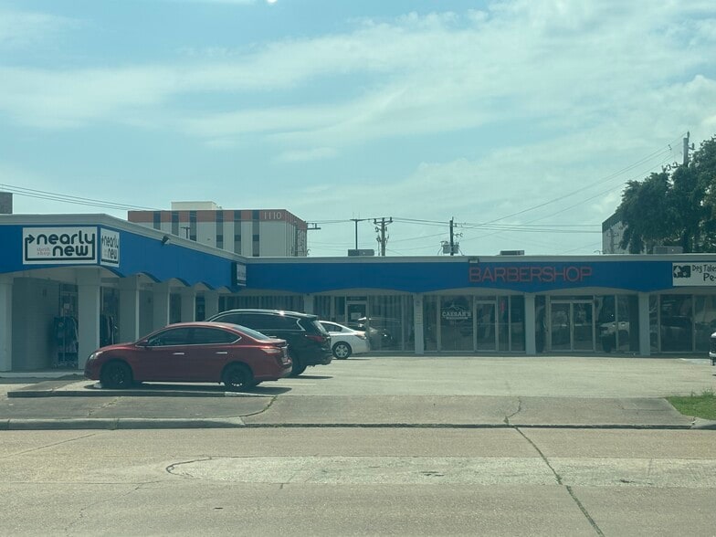 18018-18030 Nassau Bay Dr, Houston, TX for lease - Primary Photo - Image 1 of 3