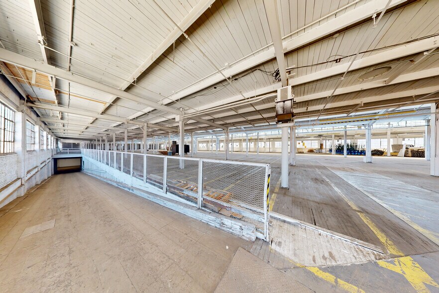 2100 S Washington Ave, Lansing, MI à louer - Numérisation 3D de Matterport - Image 2 de 12