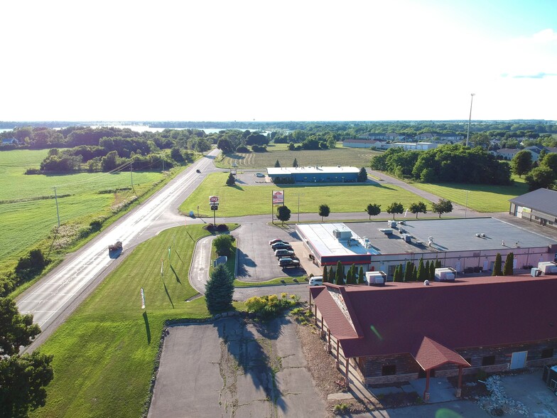 5574 State Road 50, Delavan, WI à vendre - Photo du bâtiment - Image 1 de 1