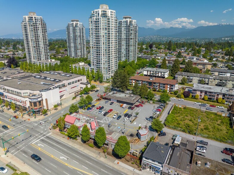 7229 Kingsway, Burnaby, BC à vendre - Photo du bâtiment - Image 2 de 9