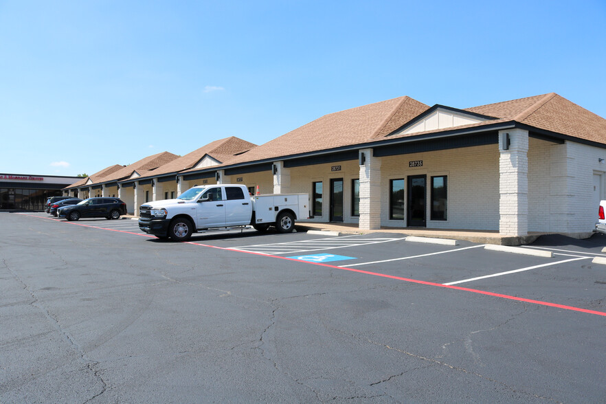 28709-28765 IH-10 Fwy, Boerne, TX à louer - Photo du bâtiment - Image 1 de 9