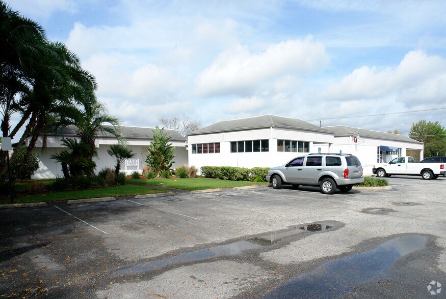 1088 E Altamonte Dr, Altamonte Springs, FL à louer - Photo du bâtiment - Image 3 de 4