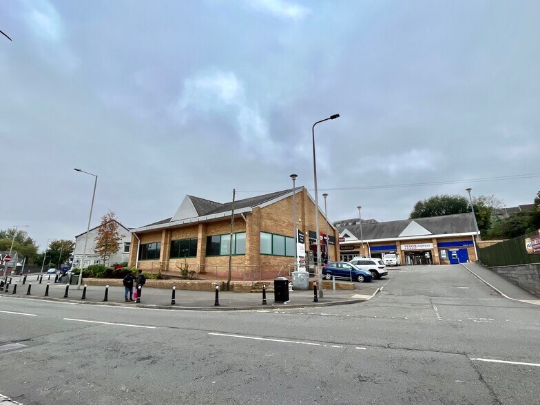 Broadway, Pontypridd à louer - Photo du bâtiment - Image 2 de 13