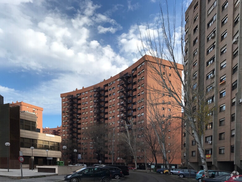 Immeuble residentiel dans Madrid, Madrid à vendre - Photo du bâtiment - Image 2 de 3