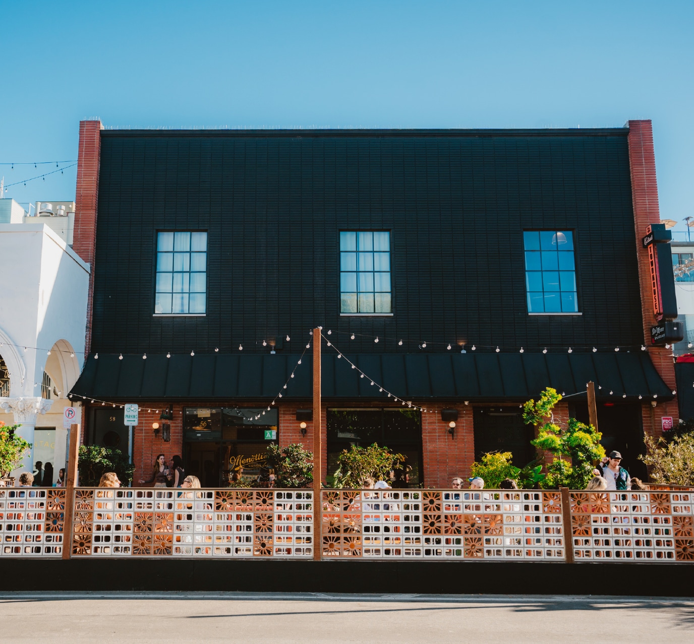 58 Winward Ave, Venice, CA for lease Interior Photo- Image 1 of 13