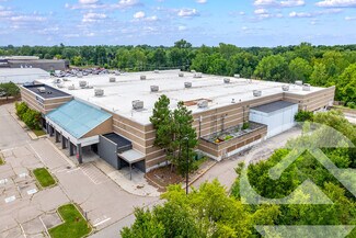 Plus de détails pour 495 Summit Dr, Waterford, MI - Commerce de détail à louer