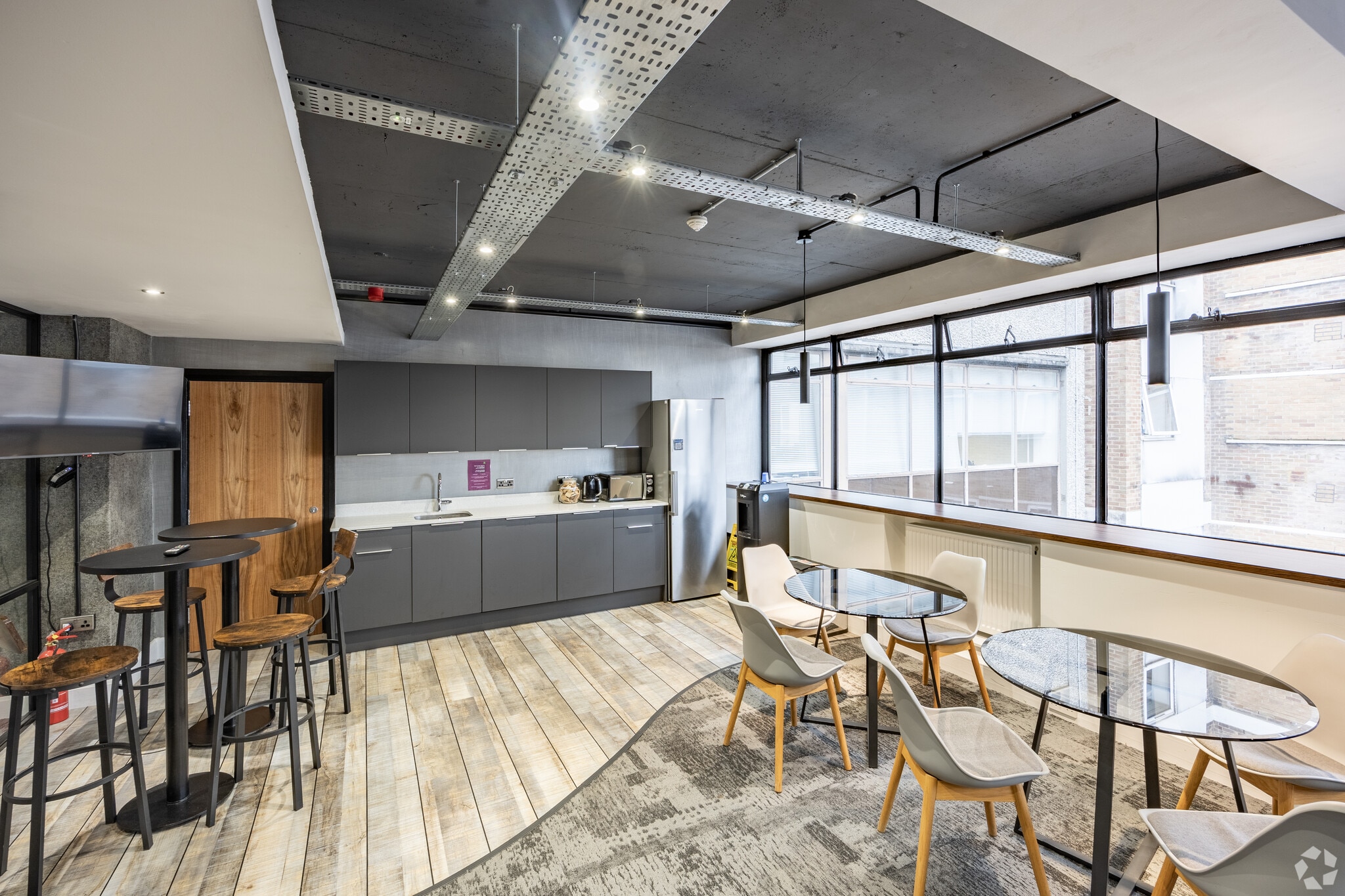 33-35 Cathedral Rd, Cardiff à louer Photo intérieure- Image 1 de 24