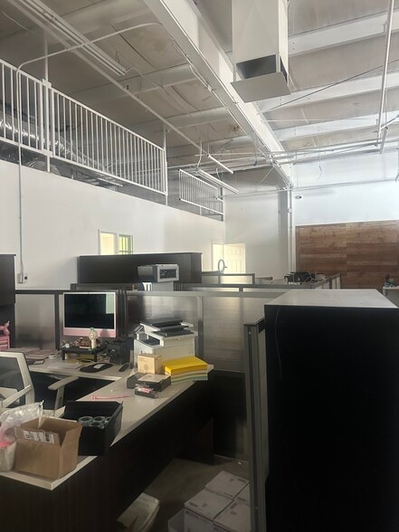 121 N Dillon Ave, San Jacinto, CA à vendre - Photo du bâtiment - Image 2 de 13