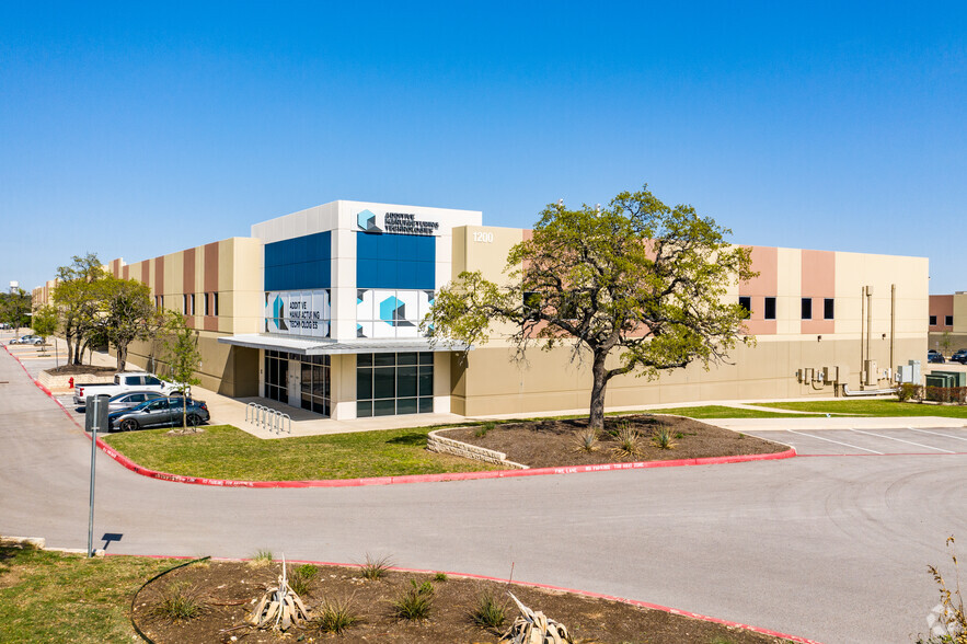 1200 Bmc Dr, Cedar Park, TX for lease - Primary Photo - Image 1 of 32