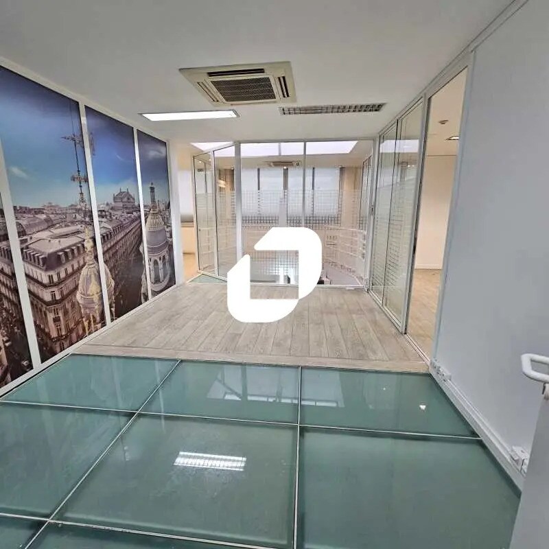 Office in Paris for sale Interior Photo- Image 1 of 17