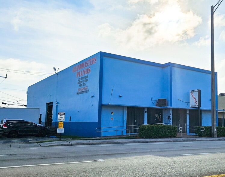4390 N Dixie Hwy, Oakland Park, FL for sale - Primary Photo - Image 2 of 4