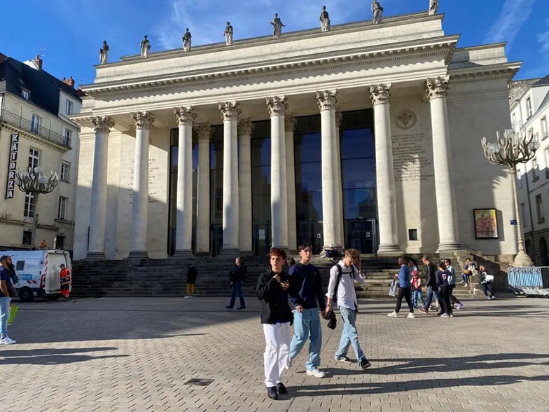 Flex in Nantes for lease - Building Photo - Image 3 of 9