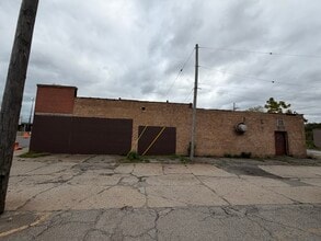 529-535 E 5th Ave, Gary, IN for lease Building Photo- Image 2 of 16