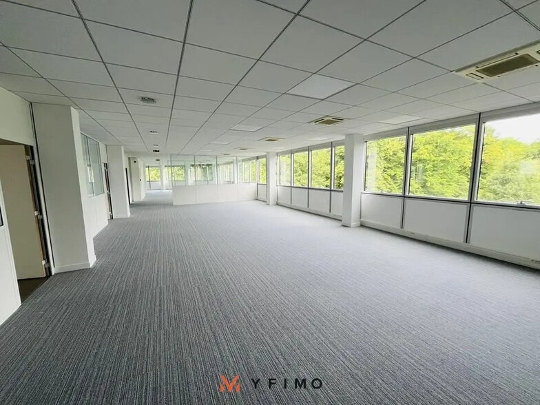 Office in Meudon for lease - Interior Photo - Image 2 of 5