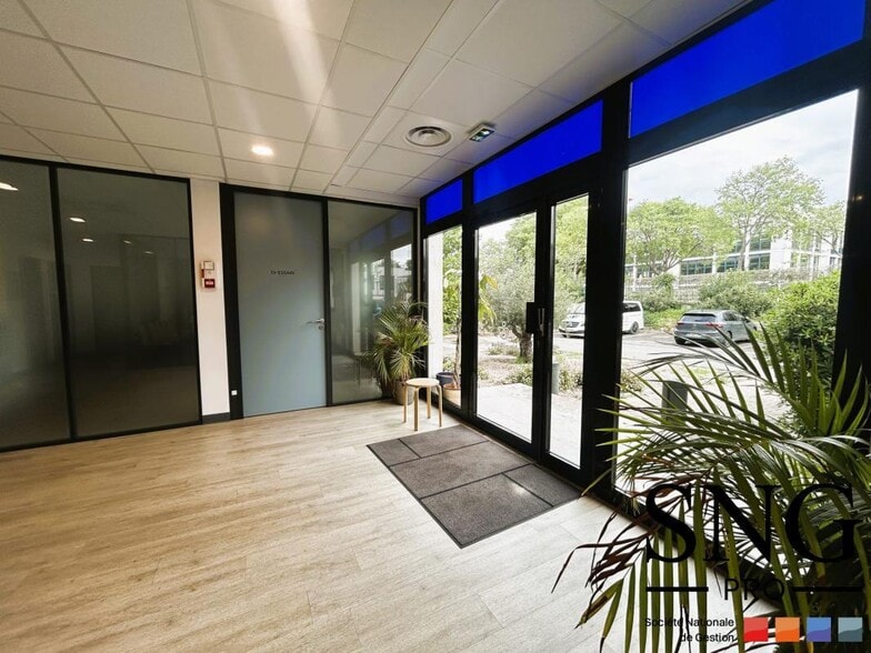 400 Rue Pierre Berthier, Aix-en-Provence for lease - Lobby - Image 2 of 15