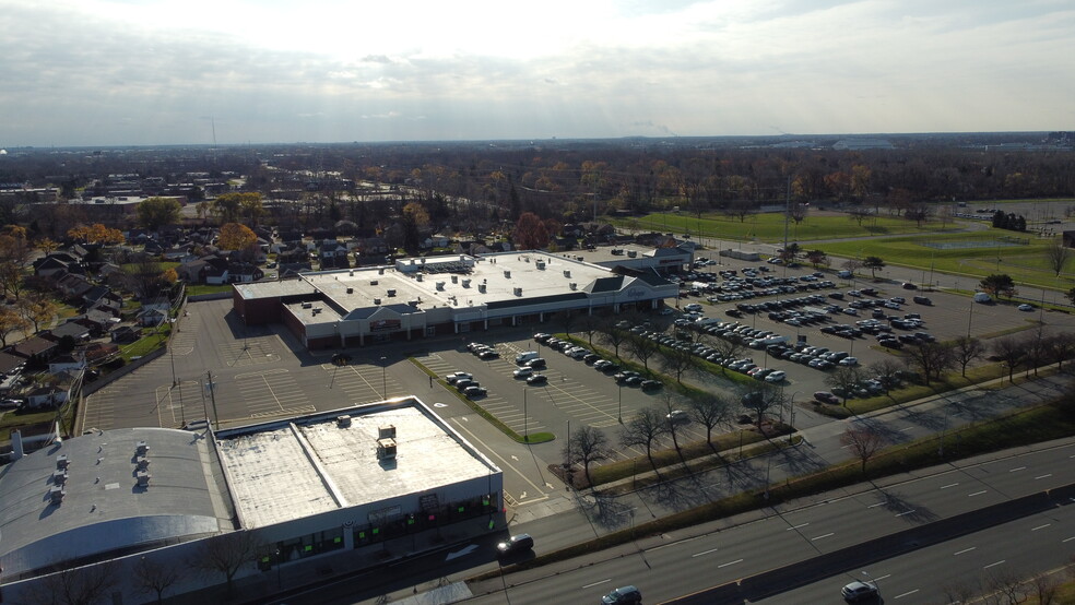 15241 Michigan Ave, Dearborn, MI for sale - Building Photo - Image 2 of 5