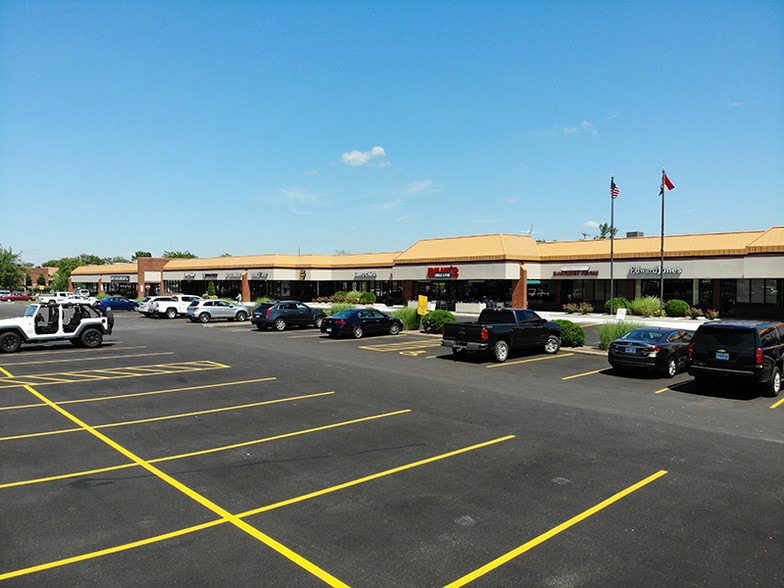9918-9964 Kennerly Rd, Saint Louis, MO for lease - Building Photo - Image 3 of 3