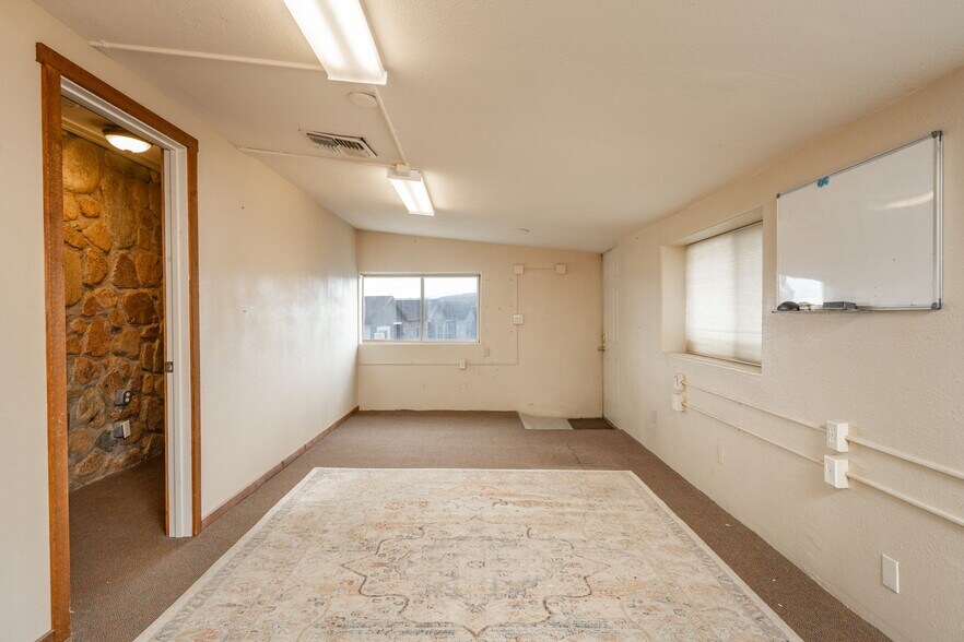 815 S Dunivin Ln, Dewey, AZ à vendre - Photo intérieure - Image 2 de 27