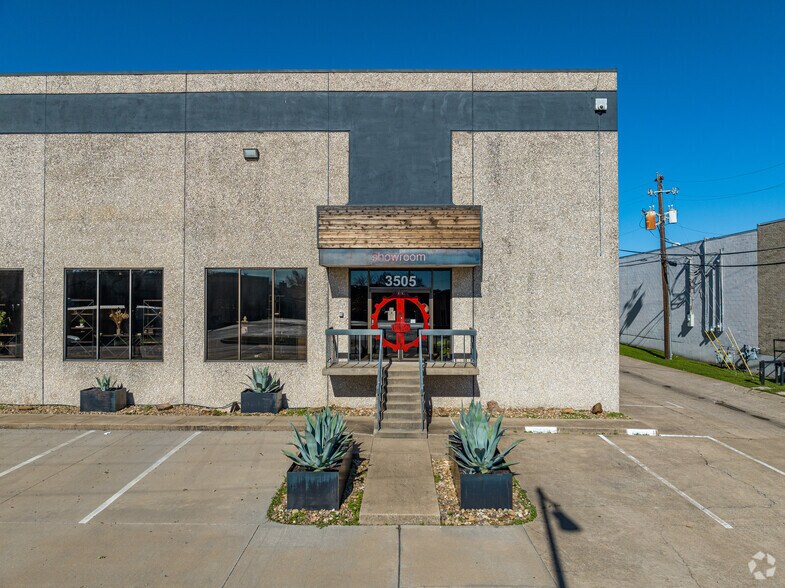 3505 Garden Brook Dr, Farmers Branch, TX à vendre - Photo du bâtiment - Image 2 de 14