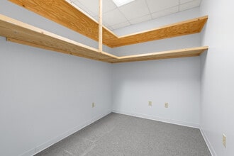 1481 Dean Forest Rd, Savannah, GA à louer Photo intérieure- Image 2 de 12