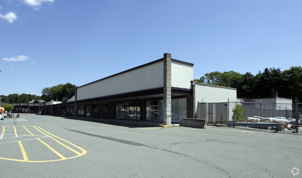 587-607 Centre St, Brockton, MA for lease - Primary Photo - Image 1 of 13