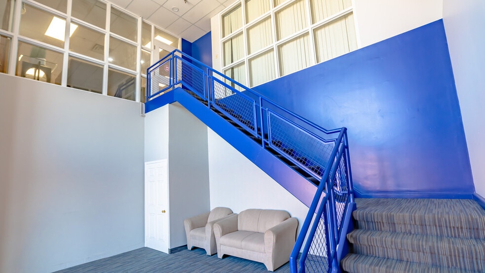 1225 Kennedy Rd, Toronto, ON à louer - Photo intérieure - Image 2 de 6