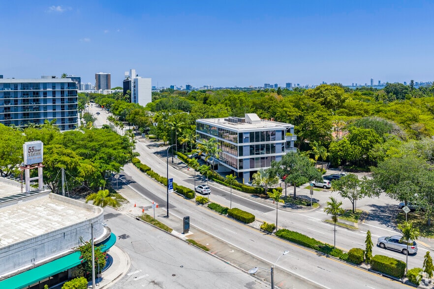 5555 Biscayne Blvd, Miami, FL à louer - Aérien - Image 3 de 12